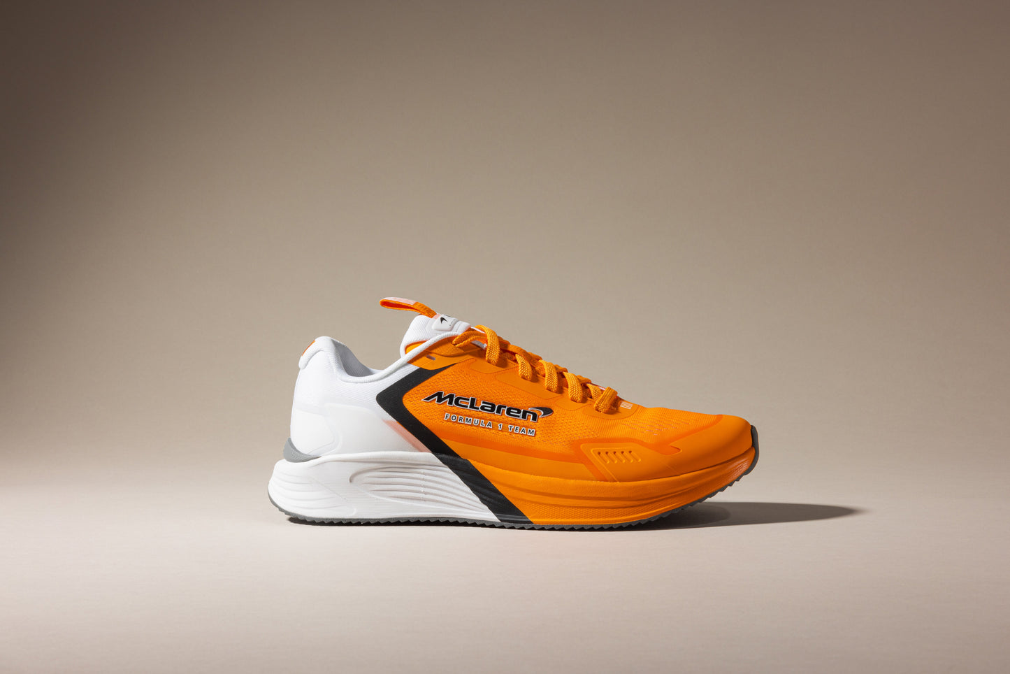 AERO-ACTIVE II X McLAREN F1 TEAM 男士 運動鞋