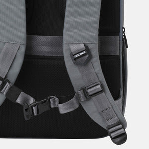 LIGHT SLIM BACKPACK (23L) 中性 後背包